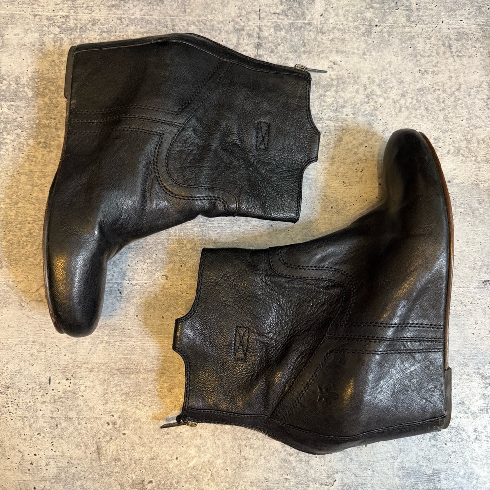 Frye Carson Wedge Bootie 8.5